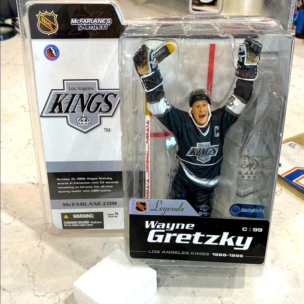 Collectible Wayne Gretzky Sport Legend
